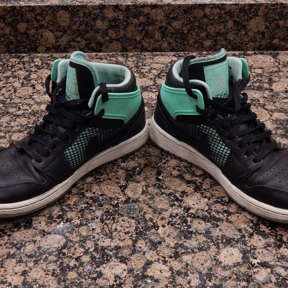 Air Jordan 1's Retro '89 Green Glow😎 - Picture 7 of 9